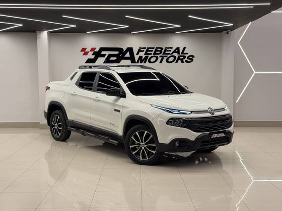 FIAT TORO 2.0 16V TURBO DIESEL ULTRA 4WD AT9 FIAT TORO 2.0 16V TURBO DIESEL ULTRA 4WD AT9